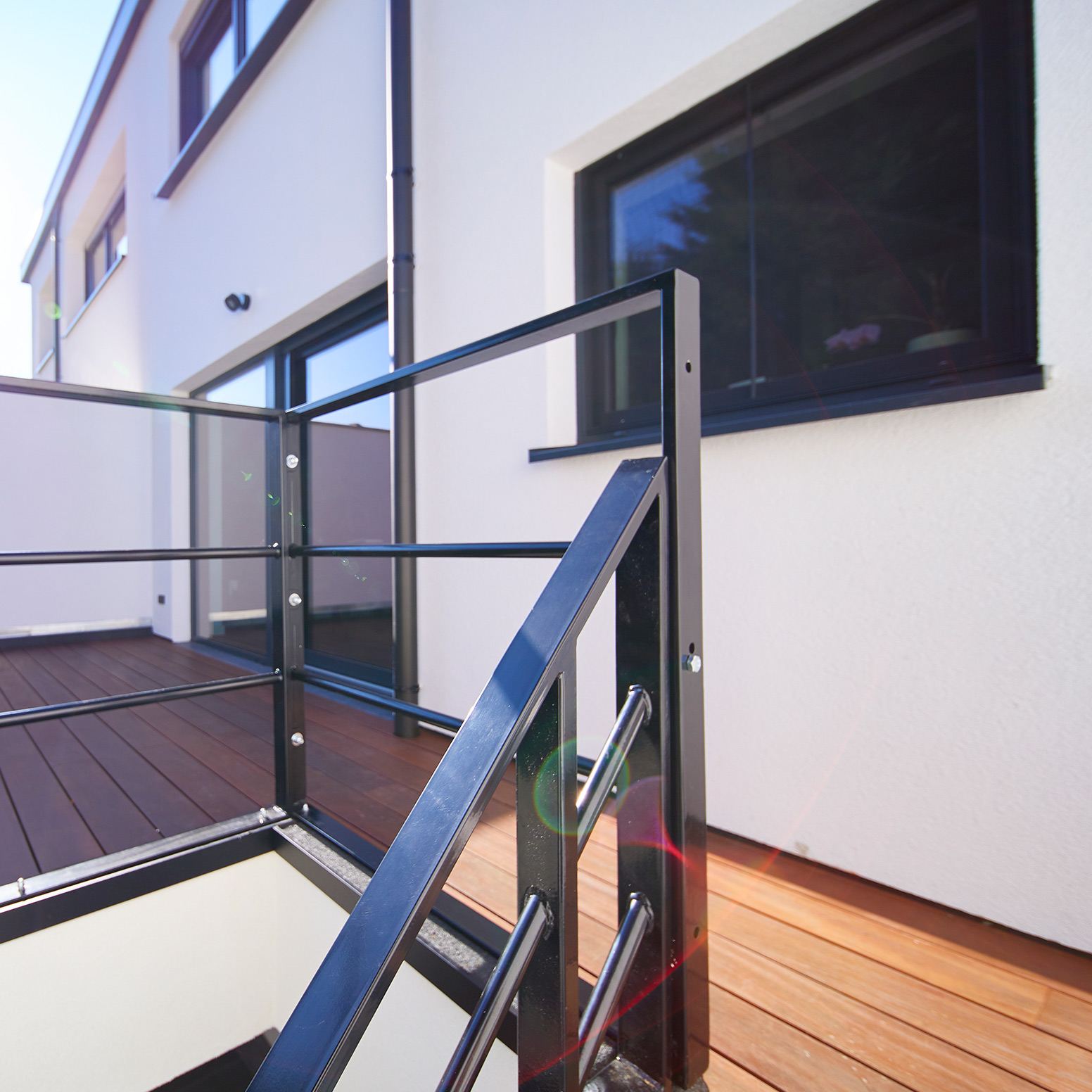 Metalen terrasconstructie laten bouwen door Bull Proof
